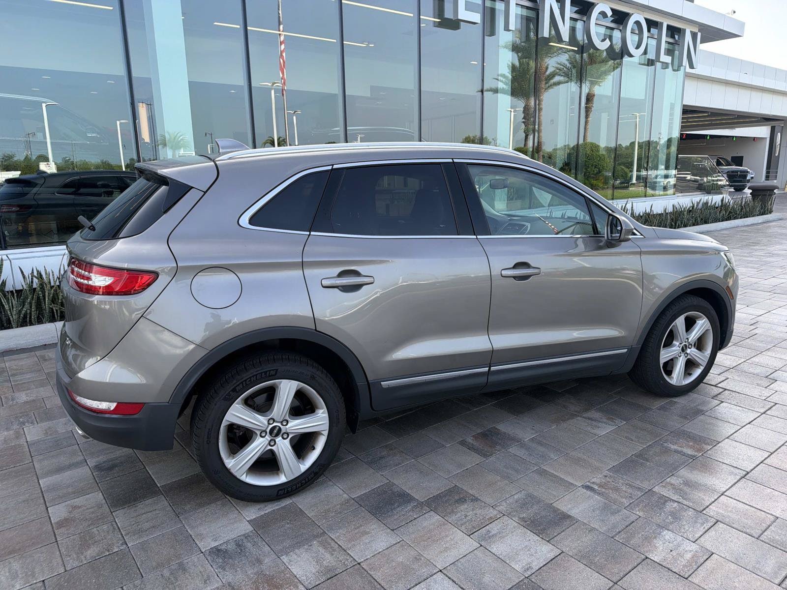 lincoln mkc 2017 5LMCJ1C97HUL14672 image lincoln mkc 2017 5LMCJ1C97HUL14672 image