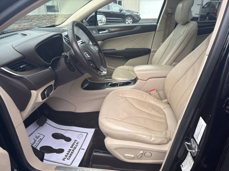 lincoln mkc 2017 5LMTJ3DH9HUL52695 image lincoln mkc 2017 5LMTJ3DH9HUL52695 image
