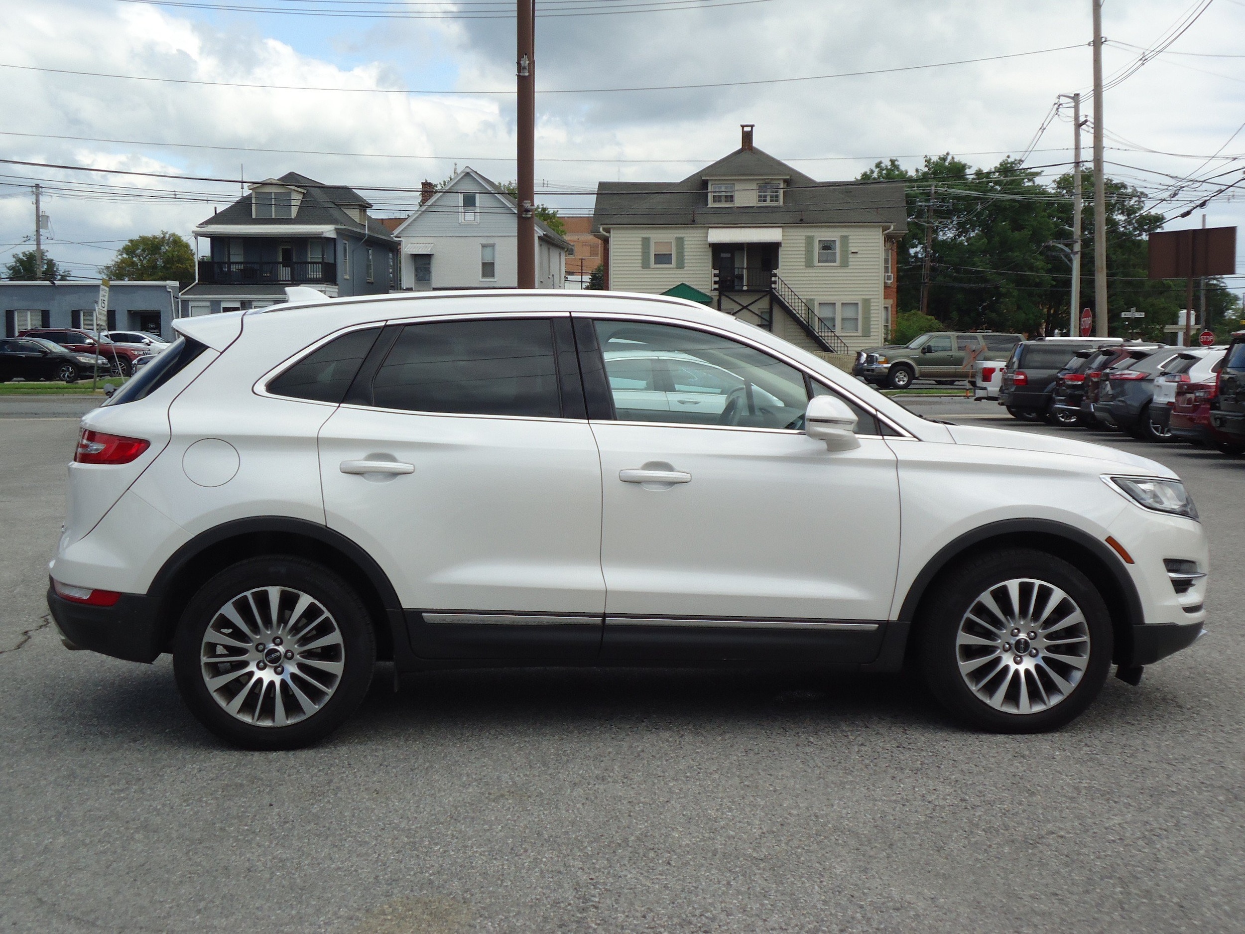 lincoln mkc 2017 5LMCJ3D92HUL56662 image lincoln mkc 2017 5LMCJ3D92HUL56662 image