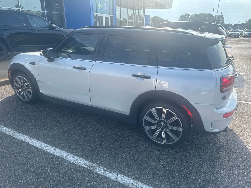 mini clubman 2023 WMWLV7C08P2T11240 image mini clubman 2023 WMWLV7C08P2T11240 image