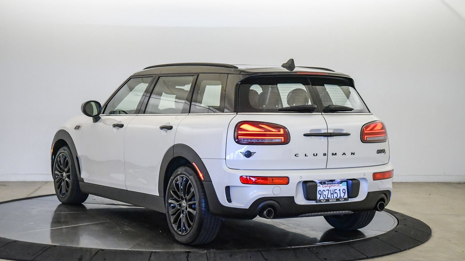 mini clubman 2024 WMWLV7C05R2U50289 image mini clubman 2024 WMWLV7C05R2U50289 image