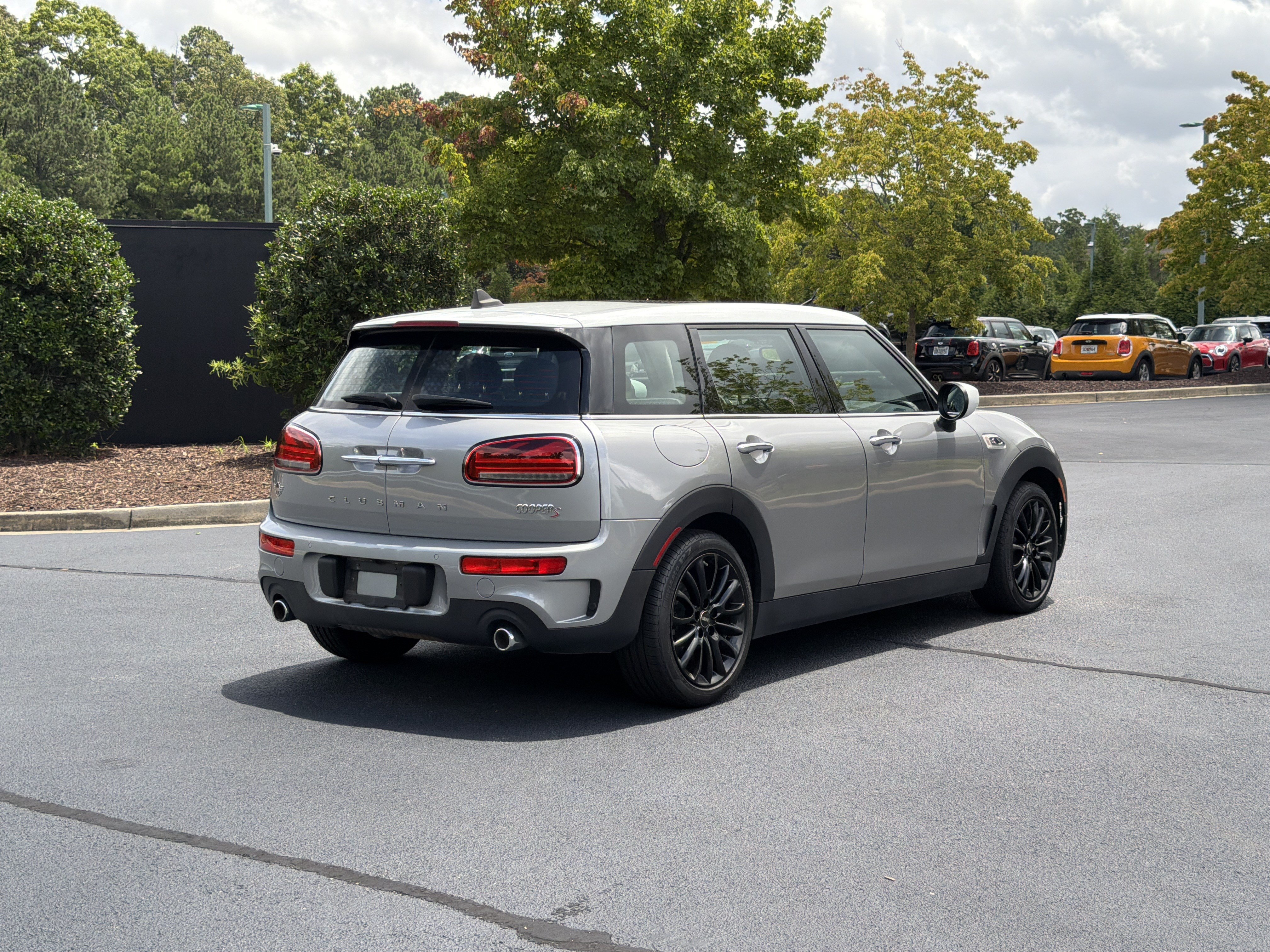 mini clubman 2024 WMWLV7C01R2U33991 image mini clubman 2024 WMWLV7C01R2U33991 image