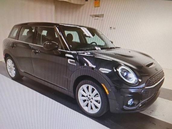 MINI CLUBMAN 2023 WMWLV7C03P2T13560 image