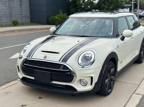 MINI CLUBMAN 2018 WMWLU5C51J2G02594 image