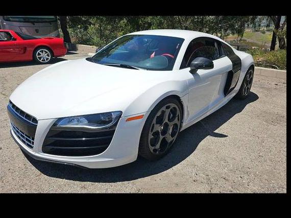 AUDI R8 2012 WUAENAFG4CN001504 image