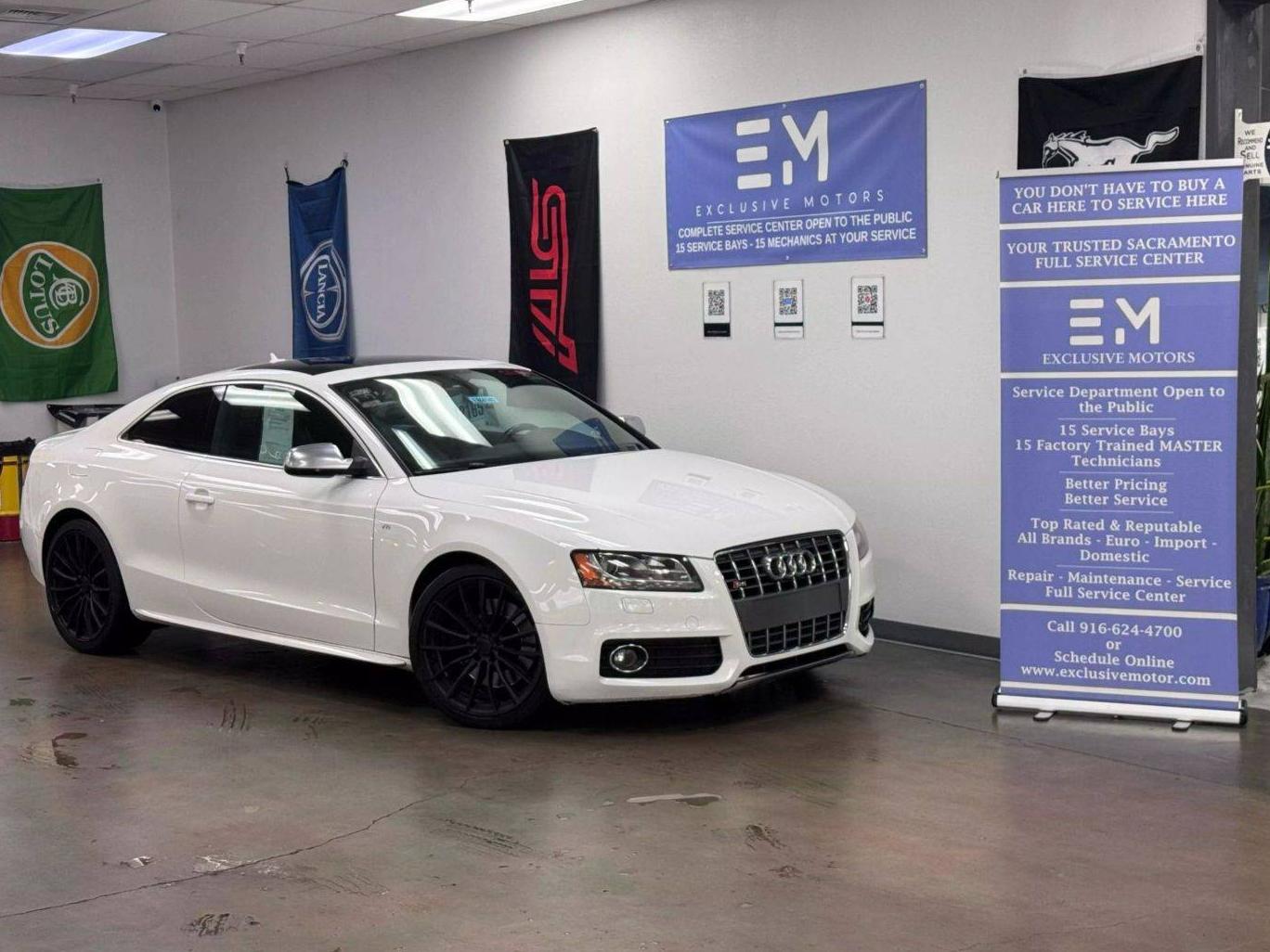 AUDI S5 2011 WAUVVAFR9BA000835 image