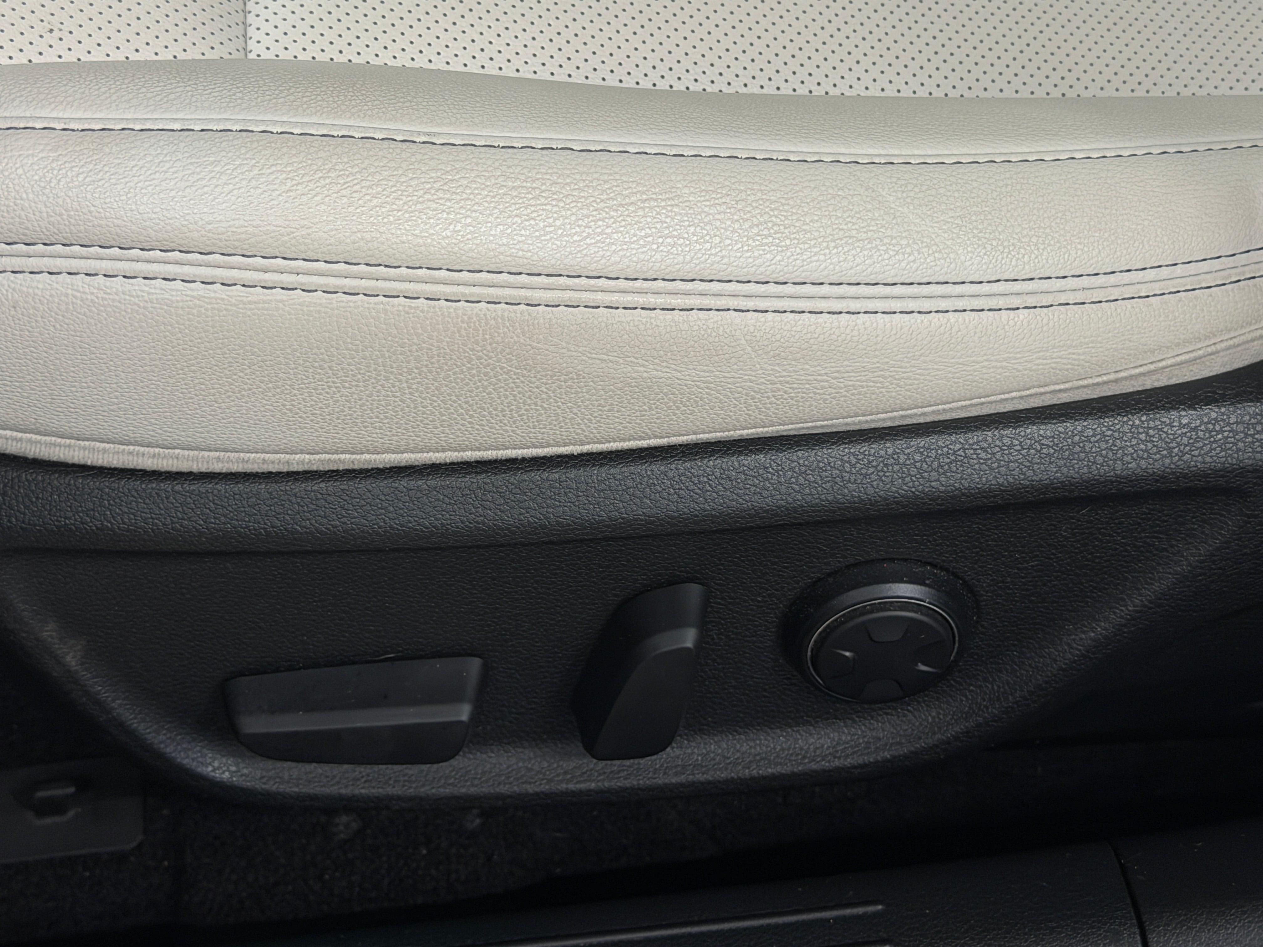 genesis g70 2025 KMTG34SCXSU148108 image genesis g70 2025 KMTG34SCXSU148108 image