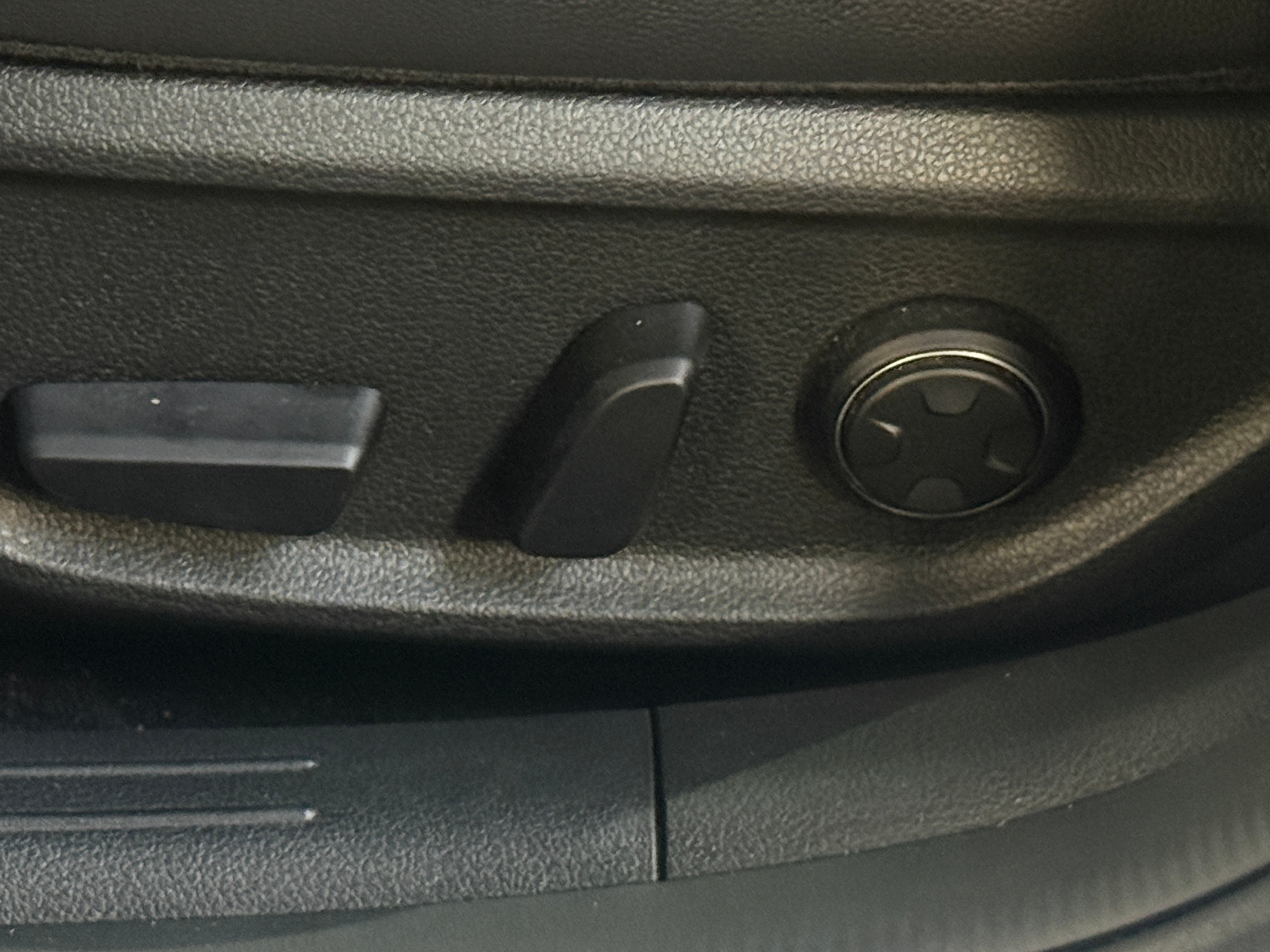 genesis g70 2025 KMTG34SC2SU151200 image genesis g70 2025 KMTG34SC2SU151200 image