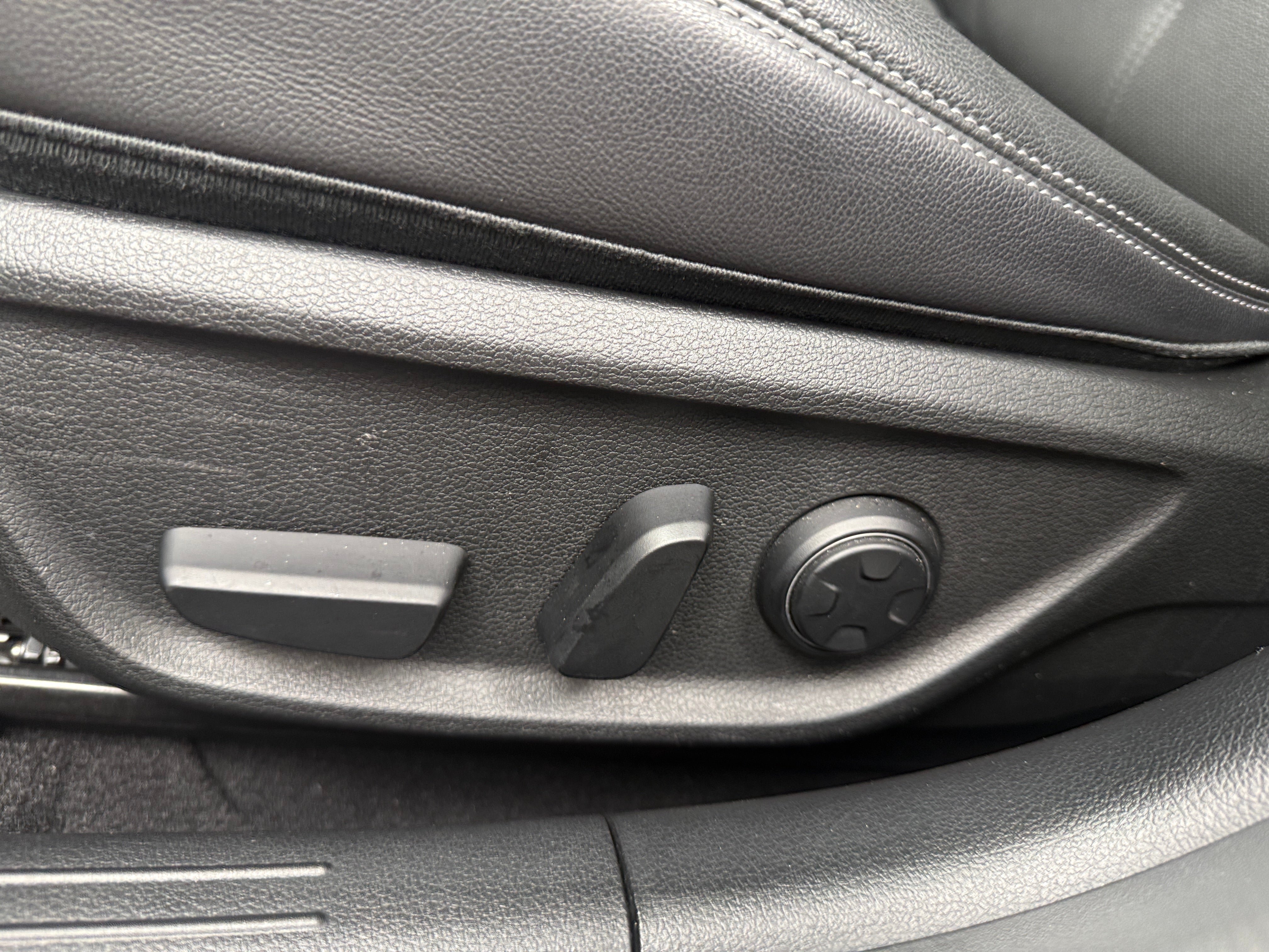 genesis g70 2025 KMTG34SC2SU155926 image genesis g70 2025 KMTG34SC2SU155926 image