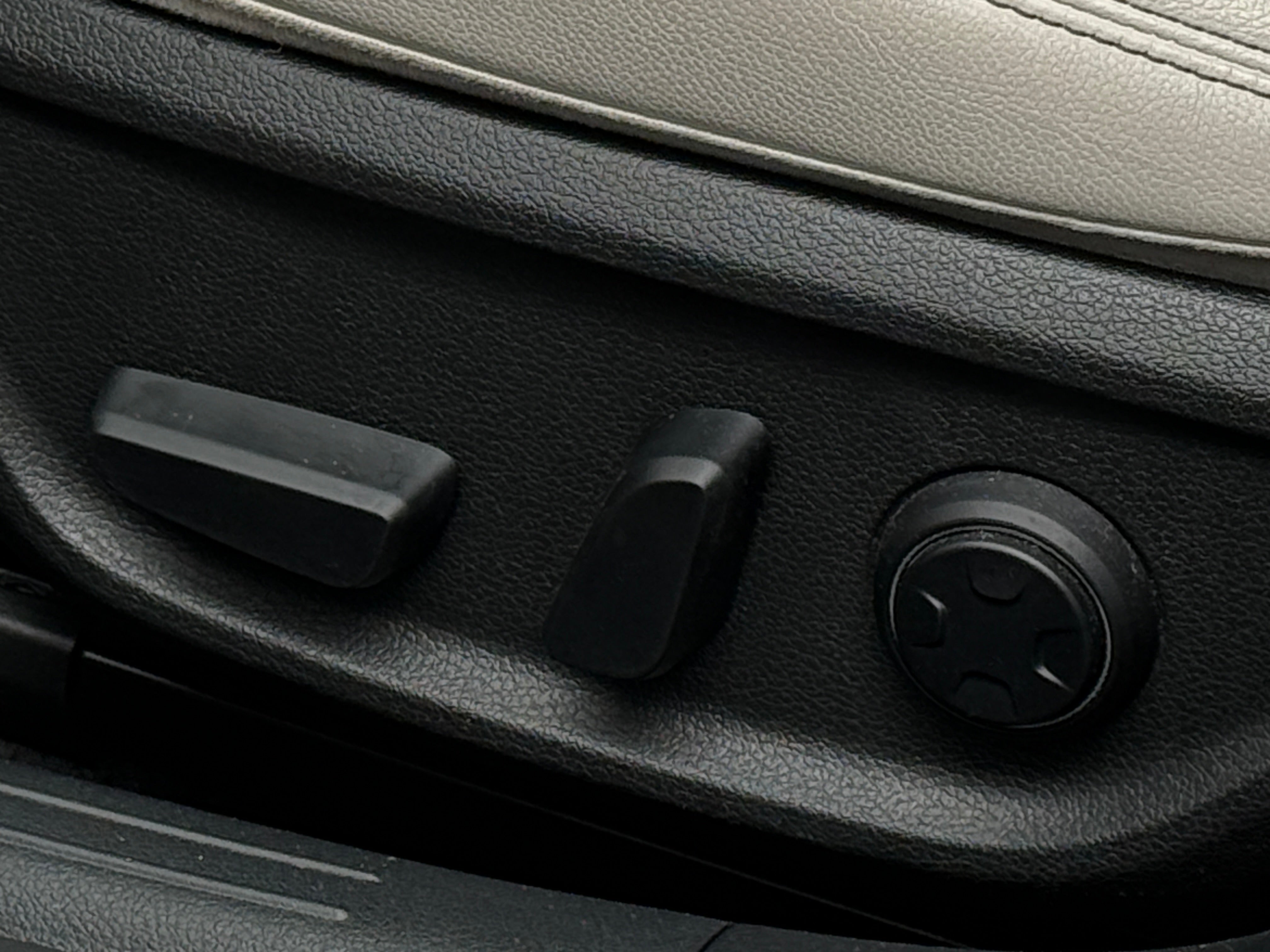 genesis g70 2025 KMTG34SCXSU149873 image genesis g70 2025 KMTG34SCXSU149873 image