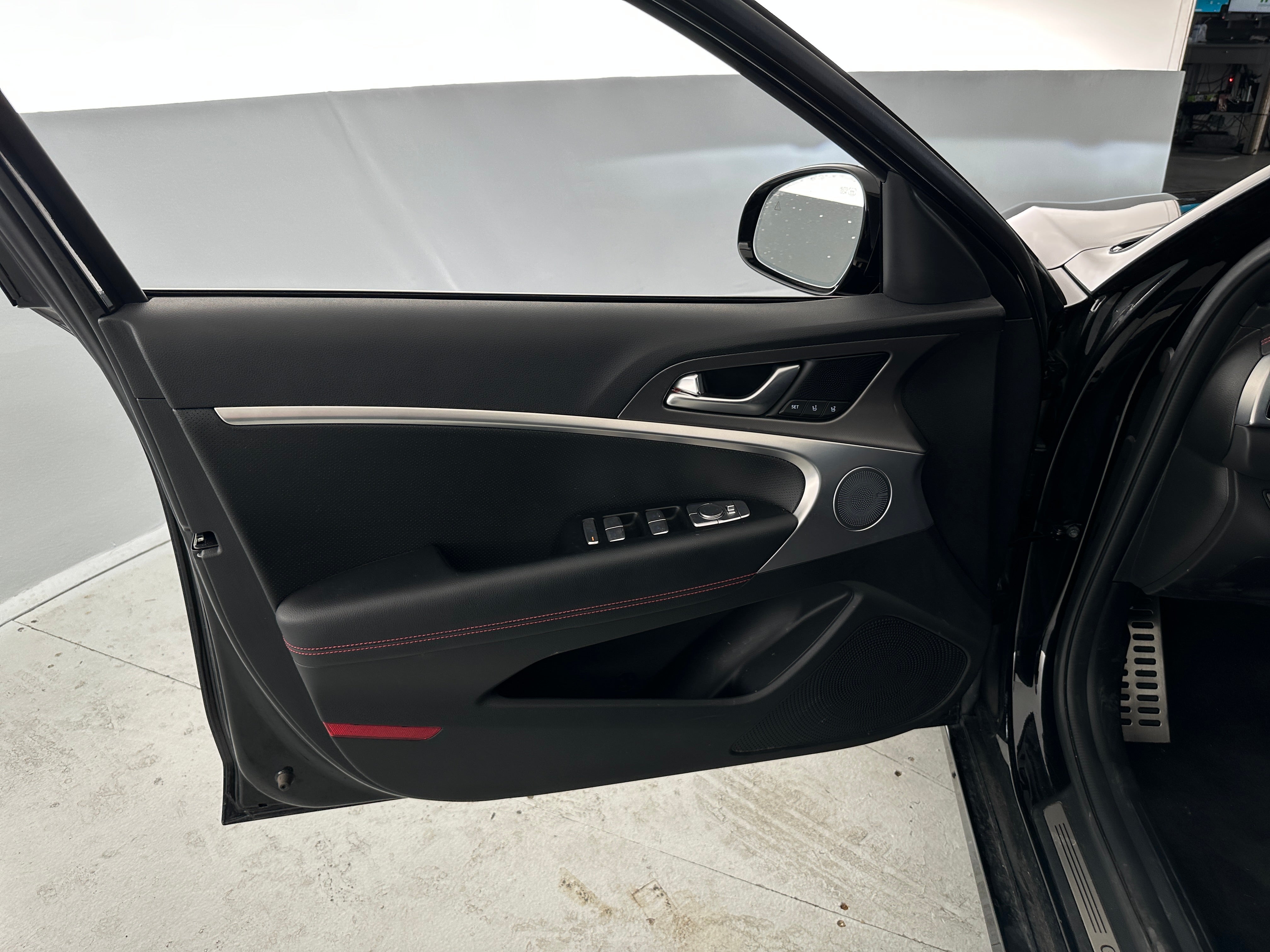 genesis g70 2025 KMTG54SE5SU148500 image genesis g70 2025 KMTG54SE5SU148500 image