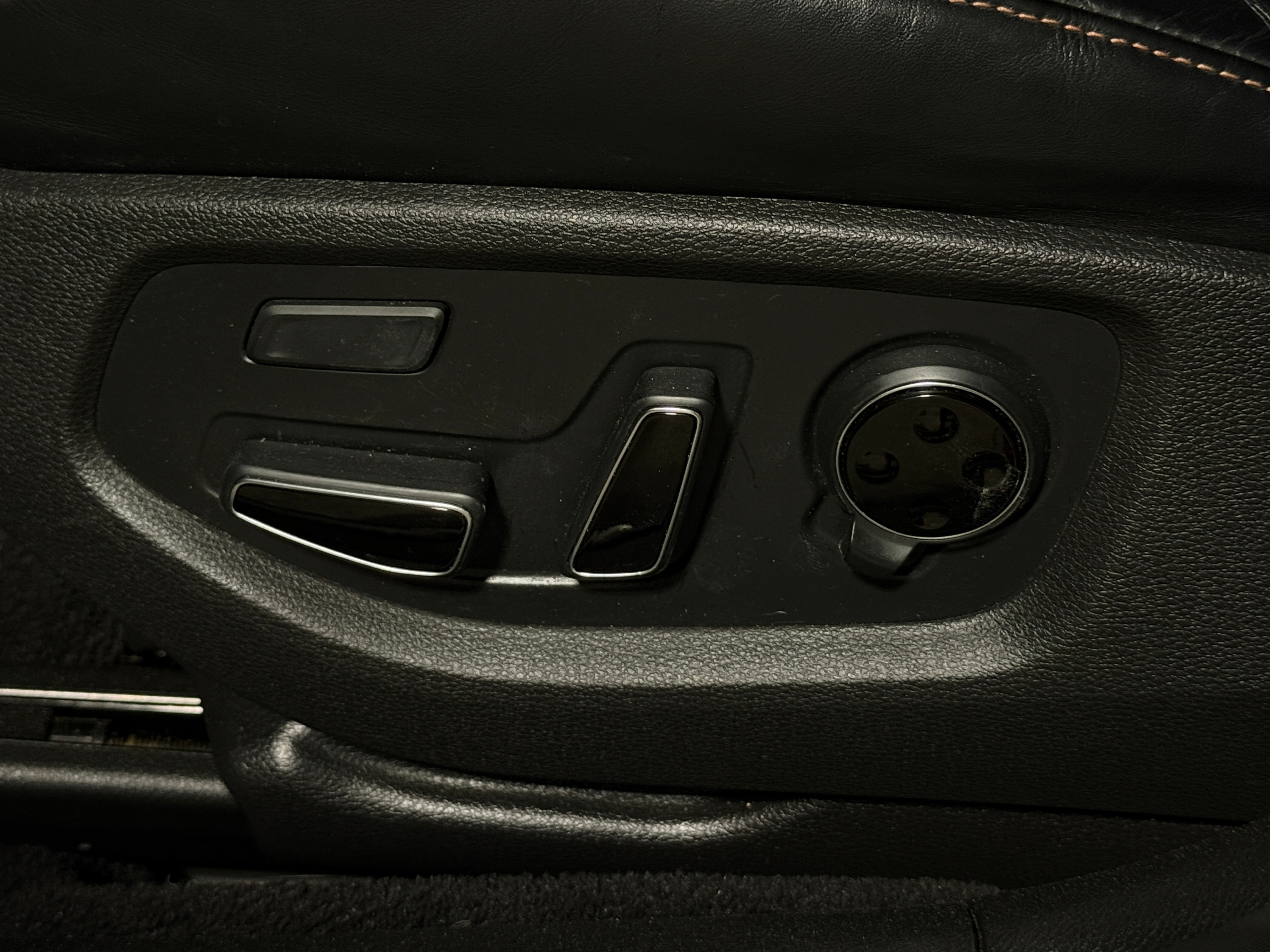 genesis g80 2018 KMHGN4JB1JU218624 image genesis g80 2018 KMHGN4JB1JU218624 image