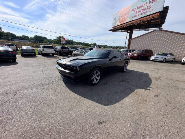dodge challenger 2019 2C3CDZAG6KH619867 image dodge challenger 2019 2C3CDZAG6KH619867 image