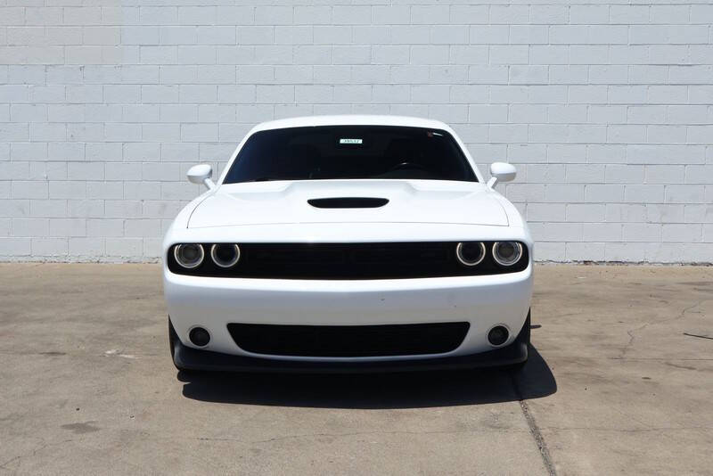 dodge challenger 2020 2C3CDZJGXLH231297 image dodge challenger 2020 2C3CDZJGXLH231297 image