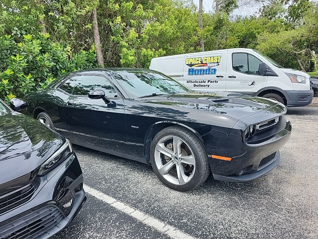 dodge challenger 2015 2C3CDZAT9FH722946 image dodge challenger 2015 2C3CDZAT9FH722946 image