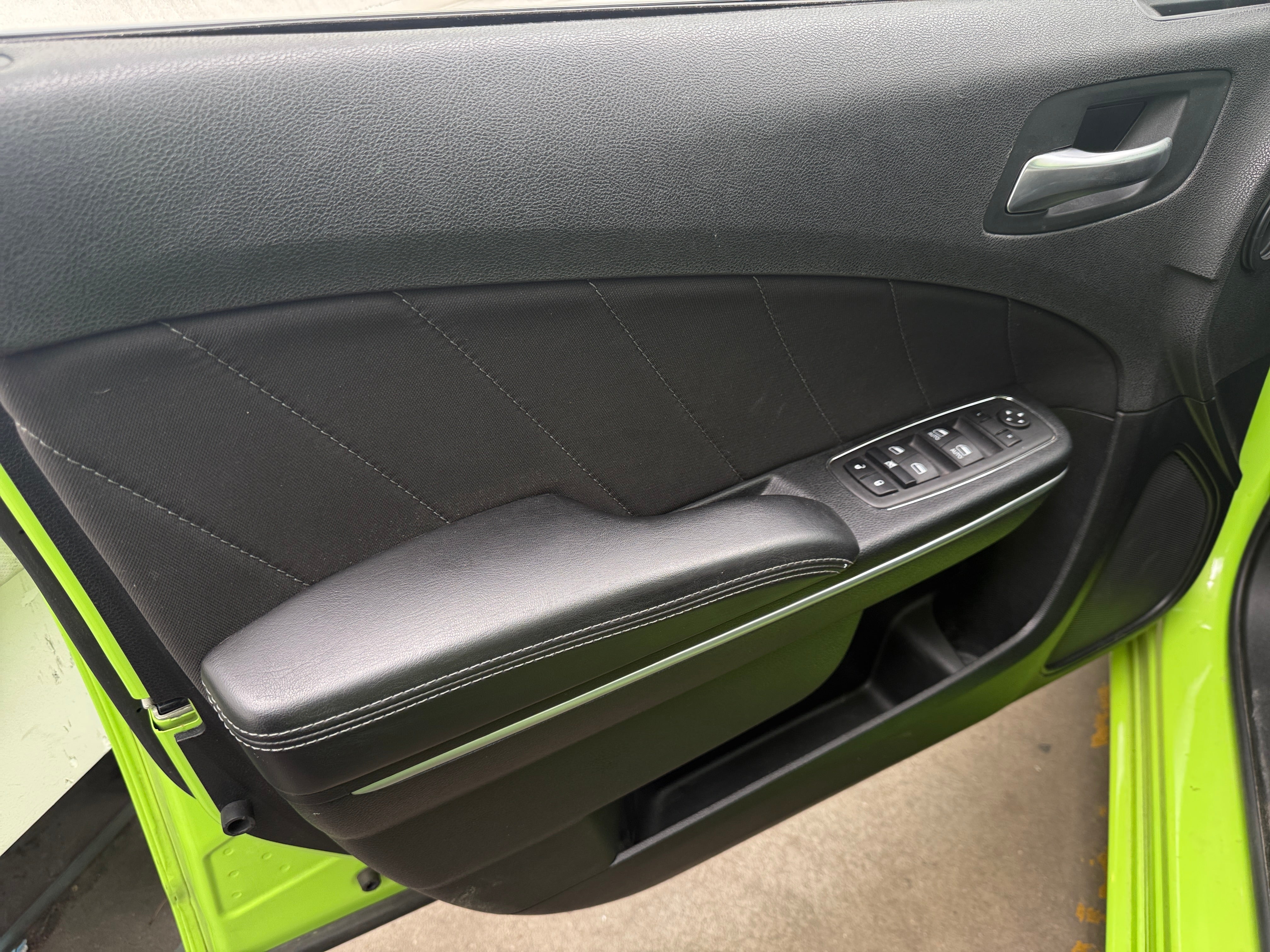 dodge charger 2023 2C3CDXBG5PH666382 image dodge charger 2023 2C3CDXBG5PH666382 image