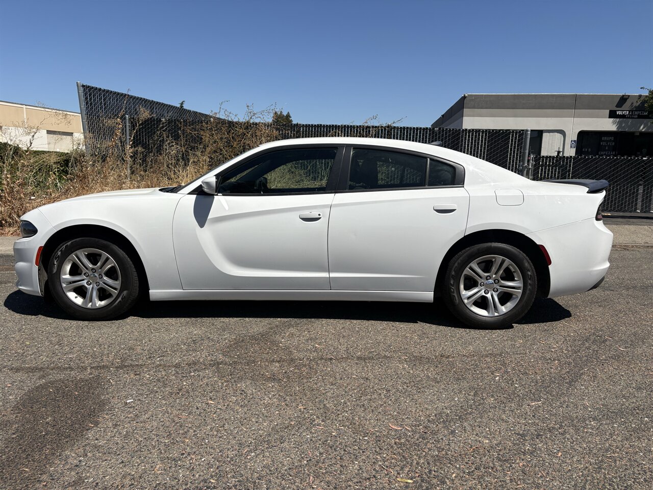 dodge charger 2022 2C3CDXBG2NH165642 image dodge charger 2022 2C3CDXBG2NH165642 image