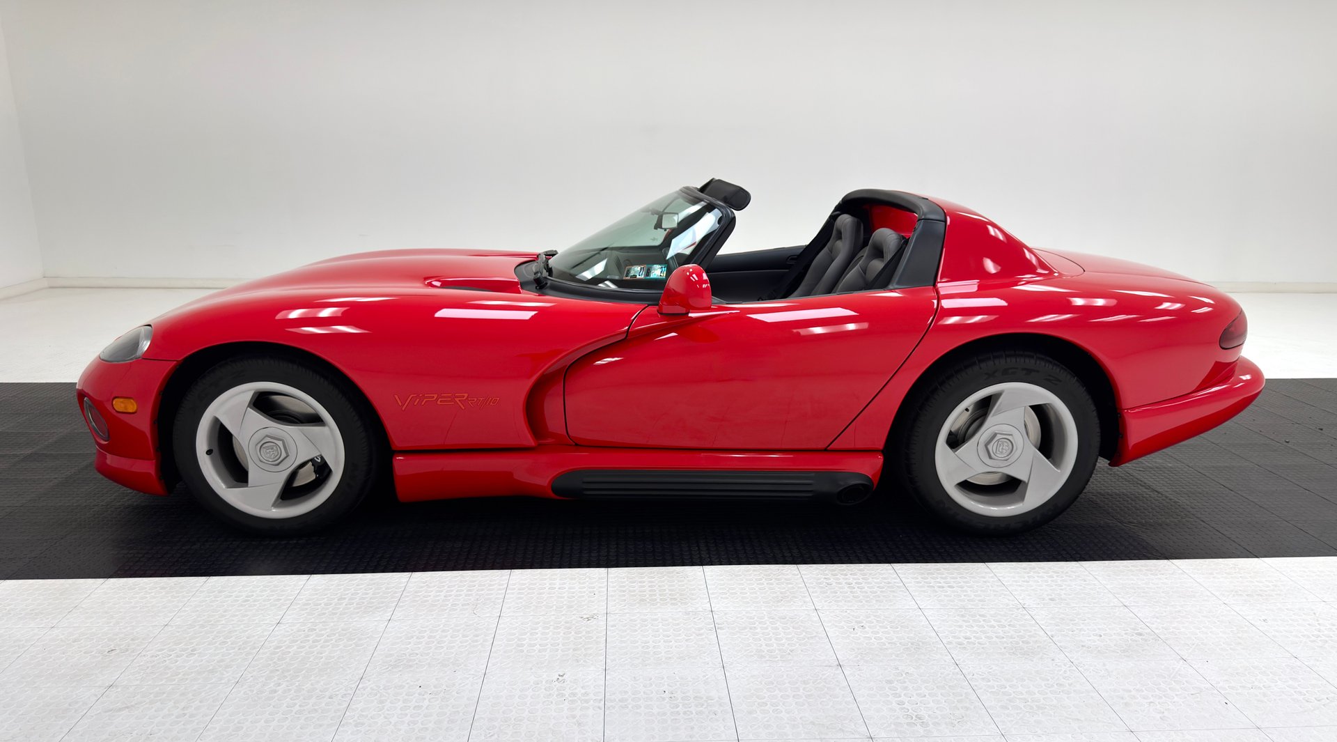 dodge viper 1994 1B3BR65E3RV101976 image dodge viper 1994 1B3BR65E3RV101976 image