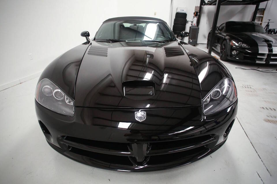 dodge viper 2004 1B3JZ65Z34V101953 image dodge viper 2004 1B3JZ65Z34V101953 image