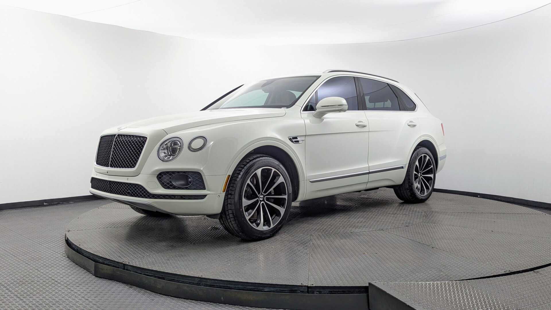 bentley bentayga 2019 SJAAM2ZV1KC024216 image bentley bentayga 2019 SJAAM2ZV1KC024216 image