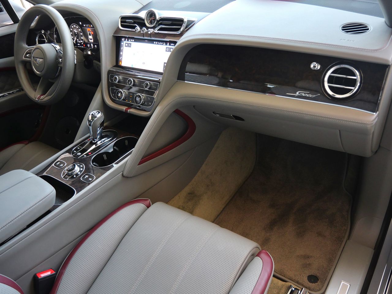 bentley bentayga 2022 SJAAR2ZV5NC011930 image bentley bentayga 2022 SJAAR2ZV5NC011930 image