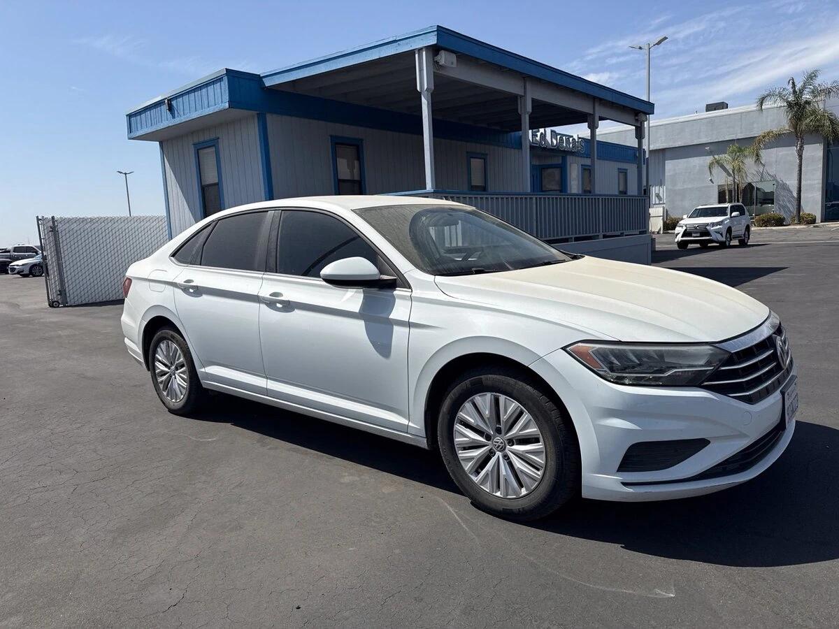 volkswagen jetta 2019 3VWC57BU1KM122189 image volkswagen jetta 2019 3VWC57BU1KM122189 image