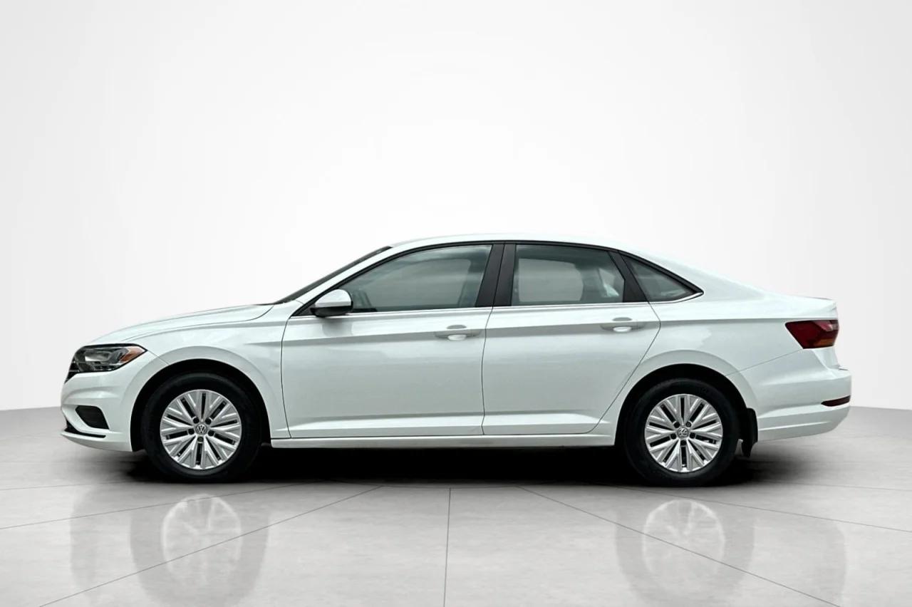 volkswagen jetta 2019 3VWC57BU2KM262557 image volkswagen jetta 2019 3VWC57BU2KM262557 image