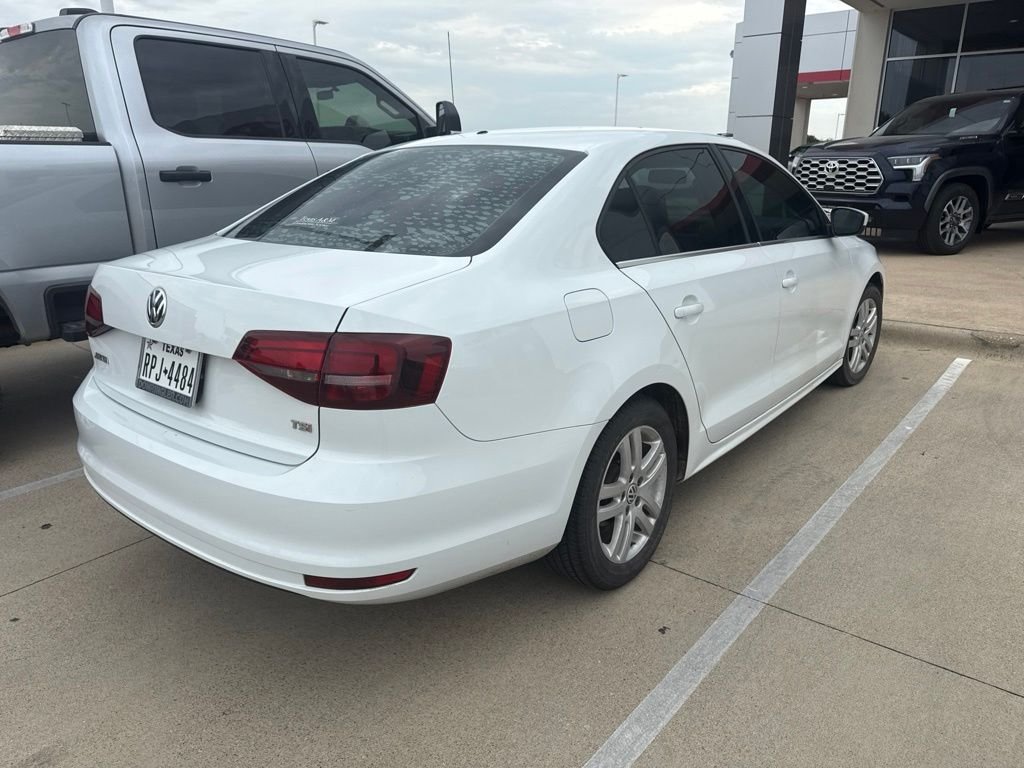 volkswagen jetta 2017 3VW167AJ2HM214285 image volkswagen jetta 2017 3VW167AJ2HM214285 image