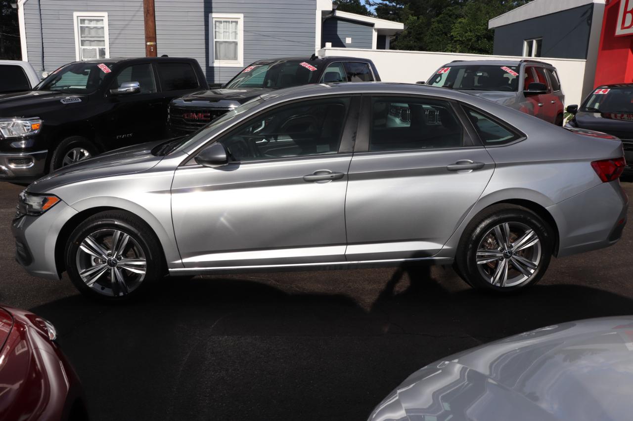 volkswagen jetta 2024 3VWEM7BU1RM088132 image volkswagen jetta 2024 3VWEM7BU1RM088132 image