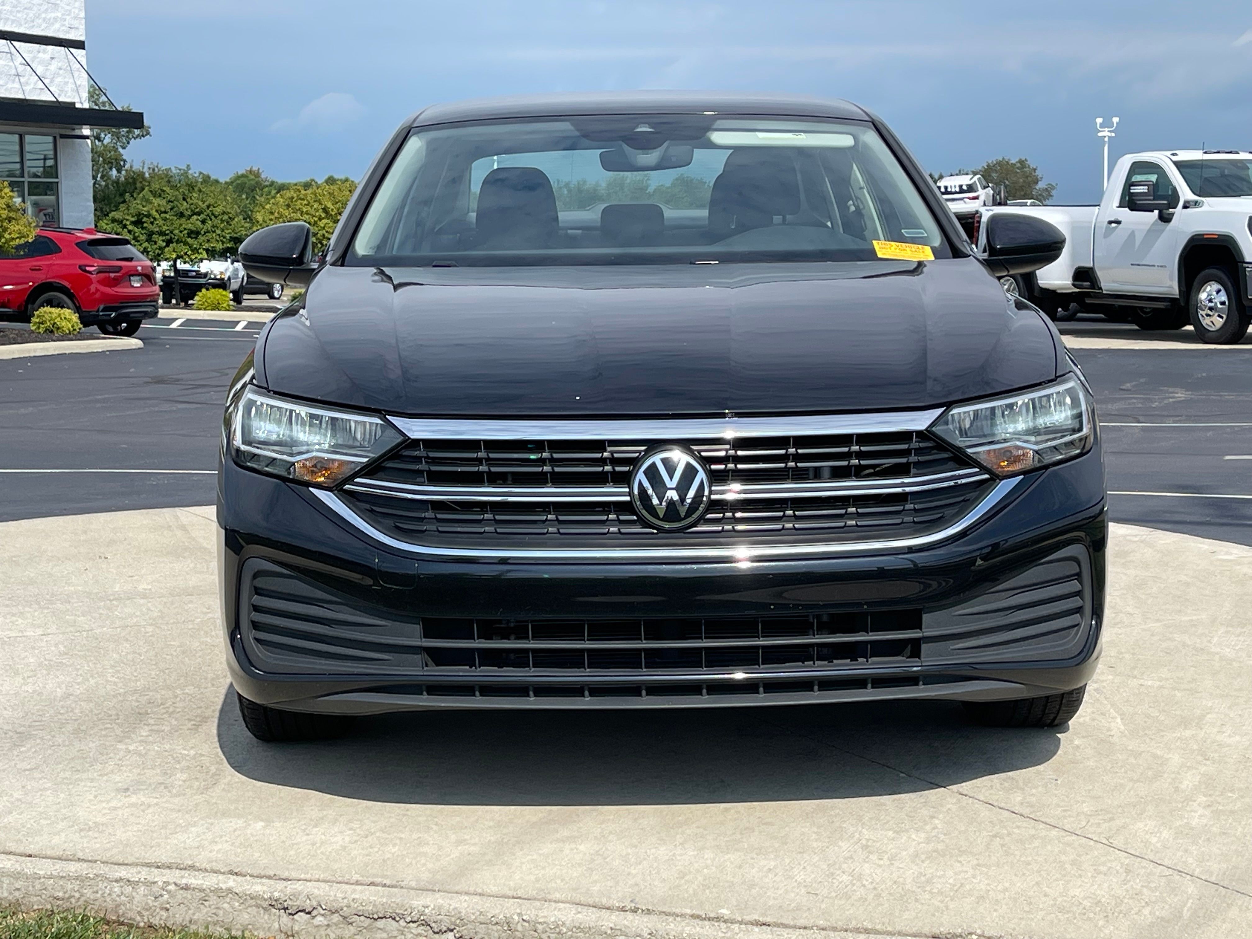 volkswagen jetta 2024 3VW5M7BU7RM075739 image volkswagen jetta 2024 3VW5M7BU7RM075739 image