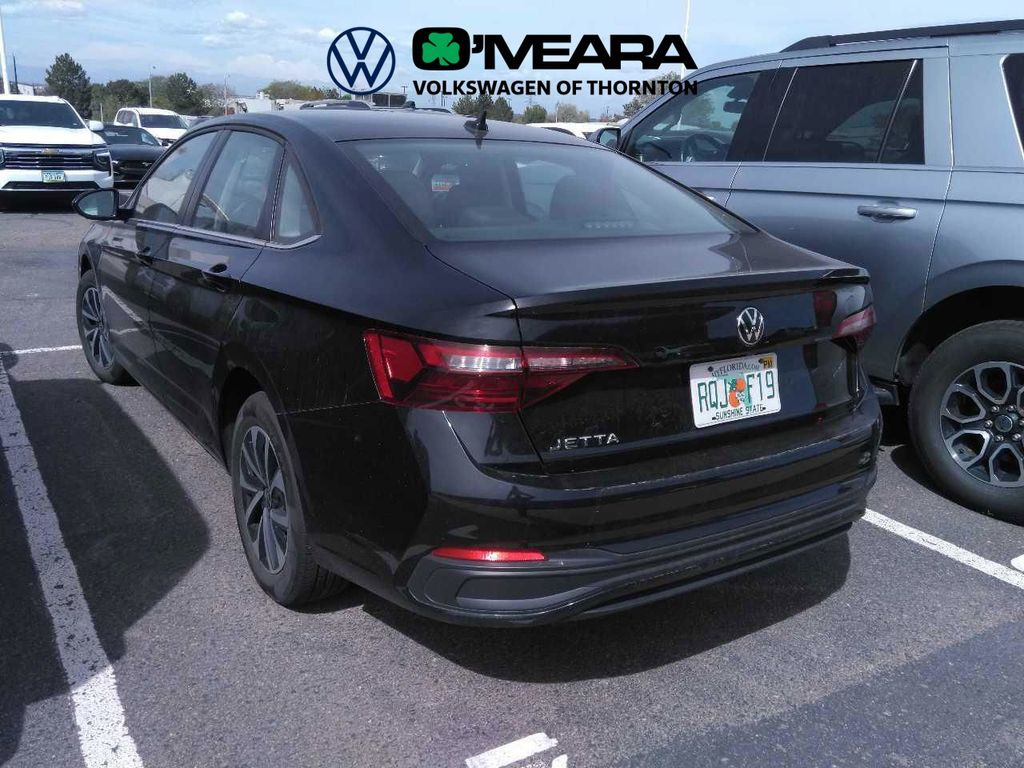 volkswagen jetta 2024 3VW5M7BU2RM057228 image volkswagen jetta 2024 3VW5M7BU2RM057228 image