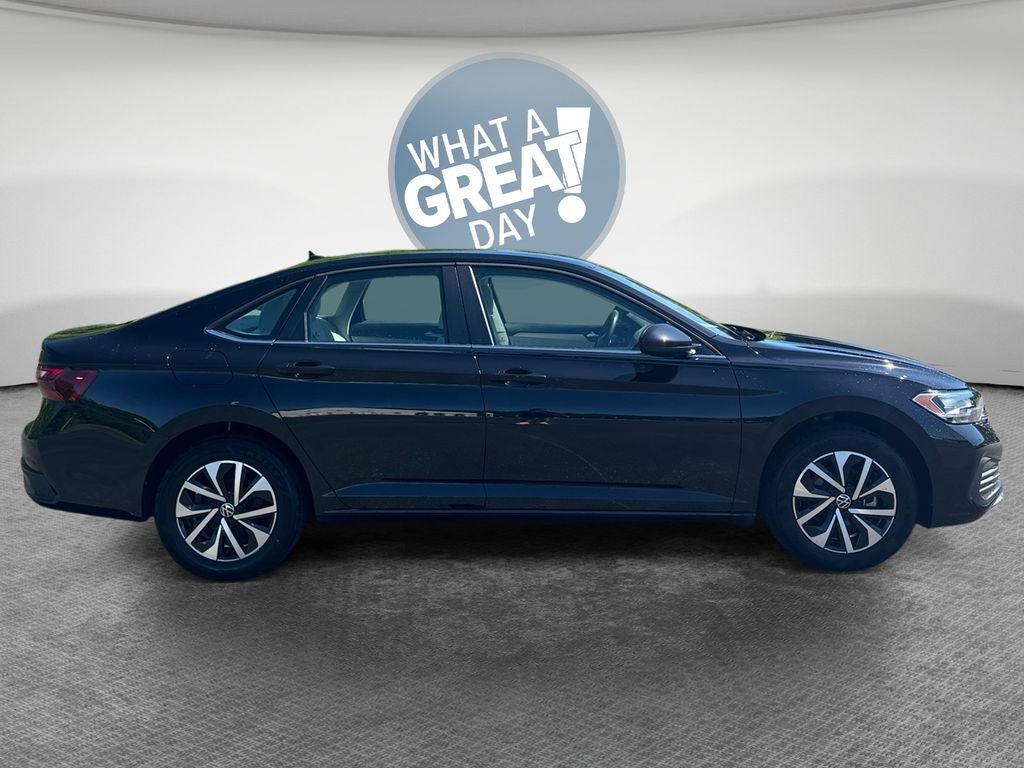 volkswagen jetta 2024 3VW5M7BU4RM007401 image volkswagen jetta 2024 3VW5M7BU4RM007401 image