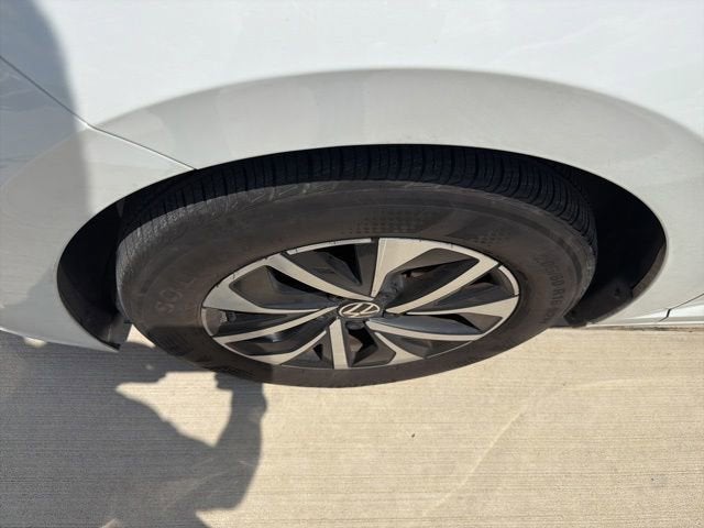 volkswagen jetta 2024 3VW5M7BU1RM065000 image volkswagen jetta 2024 3VW5M7BU1RM065000 image