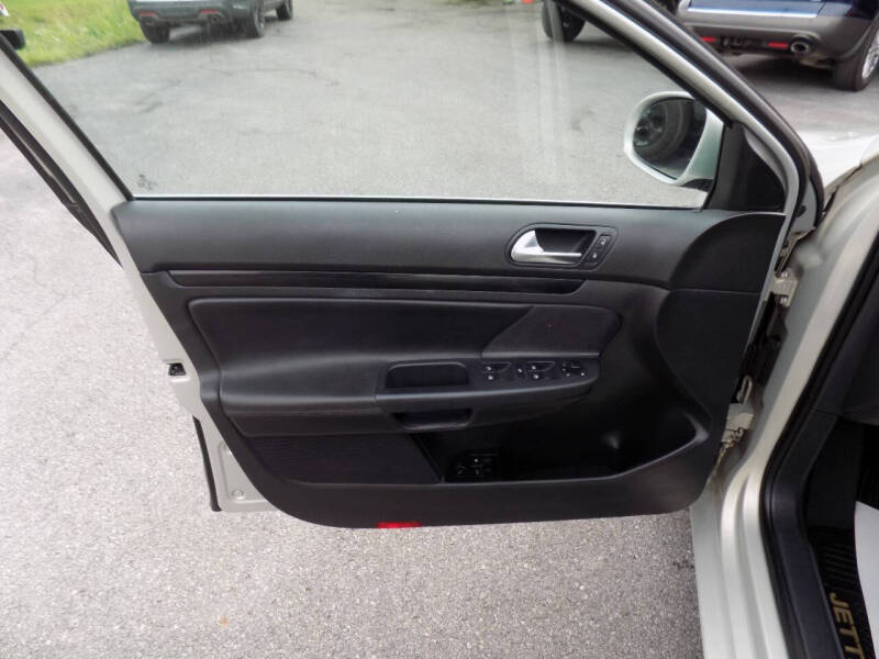 volkswagen jetta 2010 3VWRL7AJ1AM177604 image volkswagen jetta 2010 3VWRL7AJ1AM177604 image