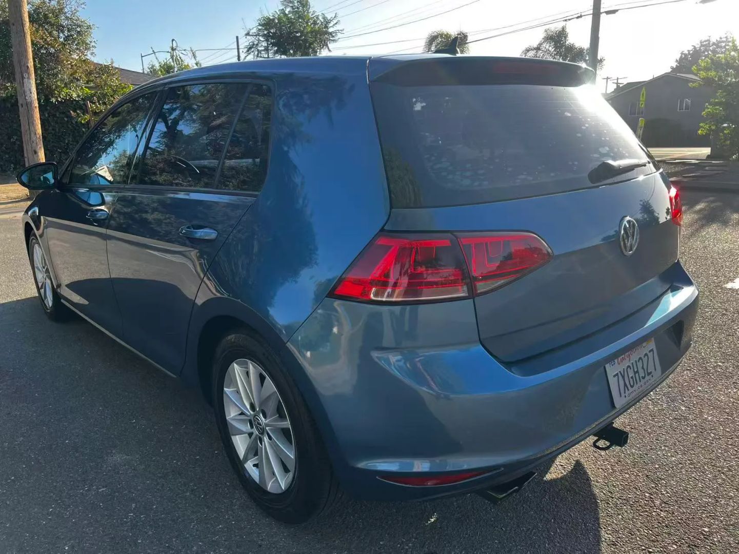 volkswagen golf 2017 3VW117AU1HM035485 image volkswagen golf 2017 3VW117AU1HM035485 image