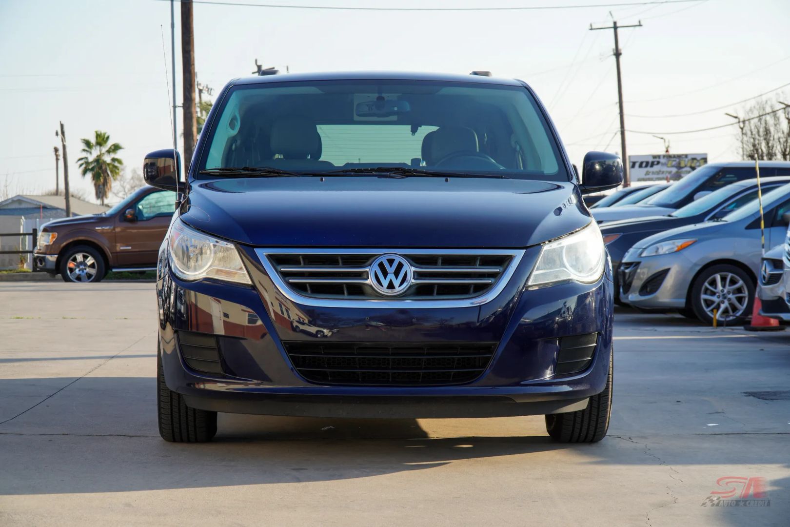 volkswagen routan 2012 2C4RVABG4CR390832 image volkswagen routan 2012 2C4RVABG4CR390832 image