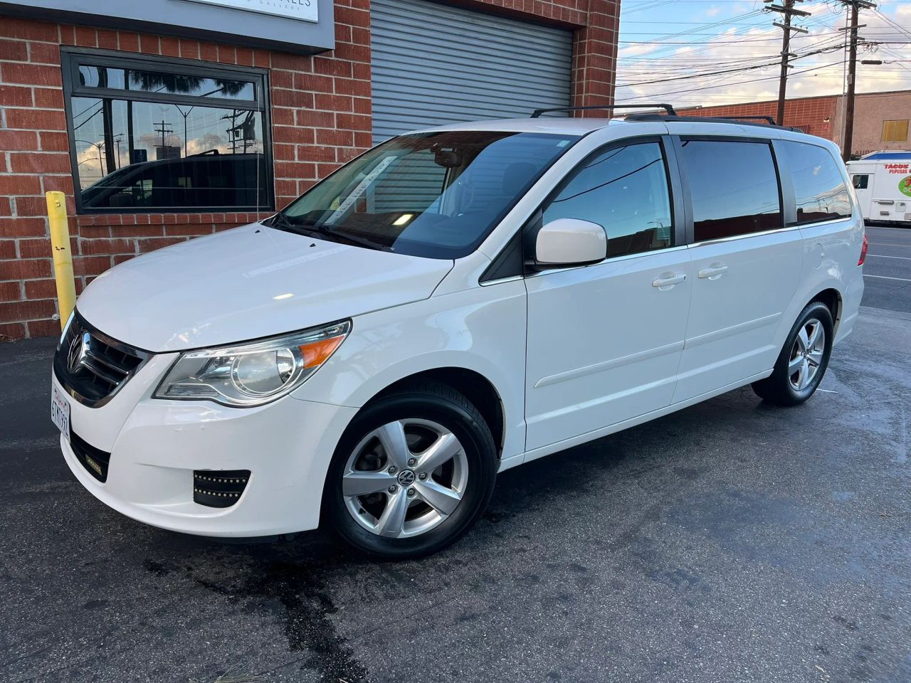 volkswagen routan 2011 2V4RW3DG7BR766840 image volkswagen routan 2011 2V4RW3DG7BR766840 image