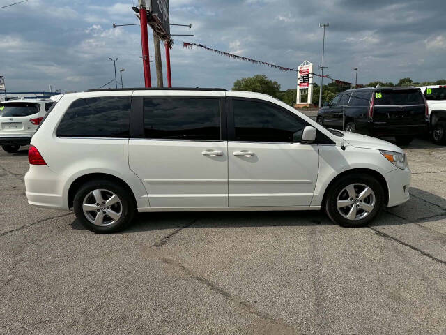 volkswagen routan 2011 2V4RW3DG3BR641964 image volkswagen routan 2011 2V4RW3DG3BR641964 image