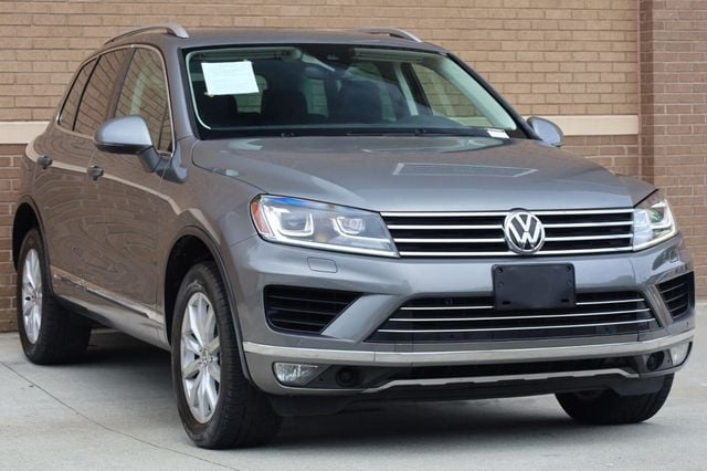 volkswagen touareg 2017 WVGEF7BP8HD006099 image