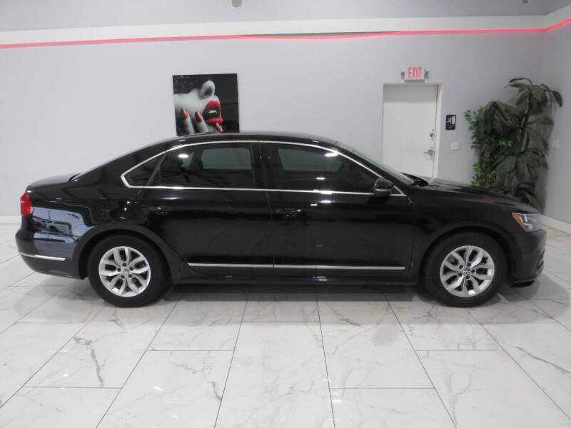 volkswagen passat 2016 1VWAS7A30GC036485 image volkswagen passat 2016 1VWAS7A30GC036485 image