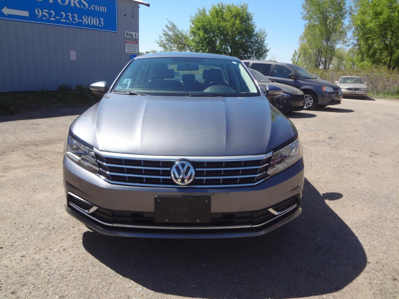 volkswagen passat 2019 1VWLA7A39KC003795 image volkswagen passat 2019 1VWLA7A39KC003795 image