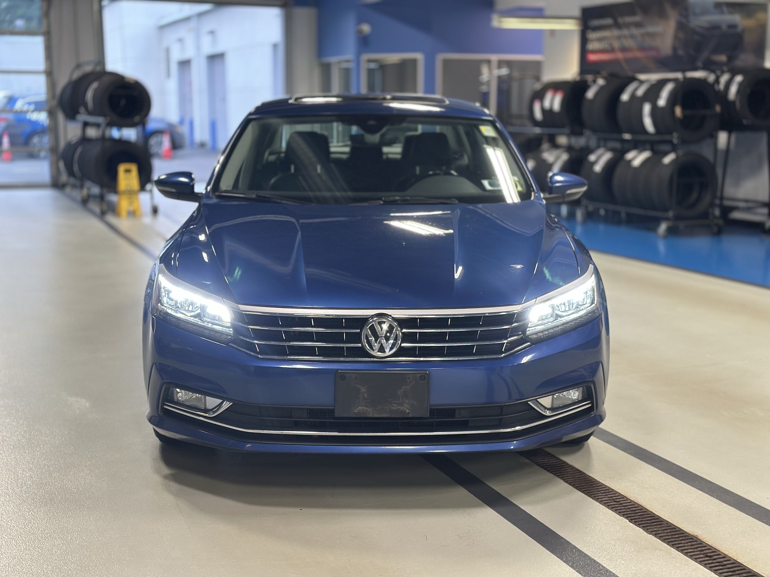 volkswagen passat 2017 1VWCM7A37HC052820 image volkswagen passat 2017 1VWCM7A37HC052820 image