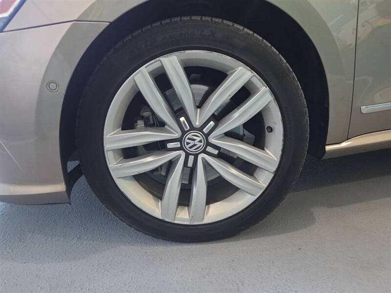 volkswagen passat 2017 1VWCT7A37HC015303 image volkswagen passat 2017 1VWCT7A37HC015303 image