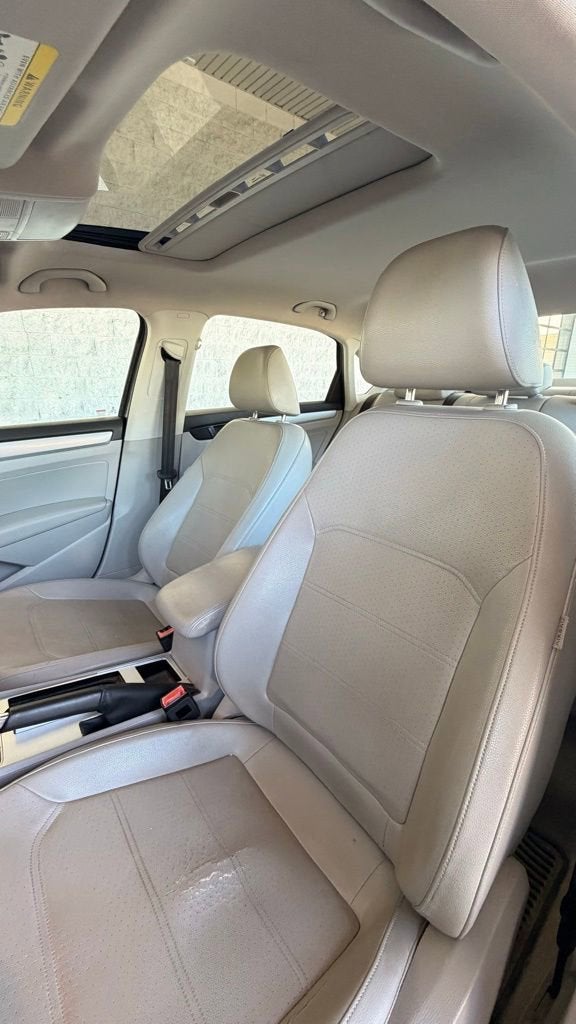 volkswagen passat 2012 1VWBP7A3XCC057988 image volkswagen passat 2012 1VWBP7A3XCC057988 image