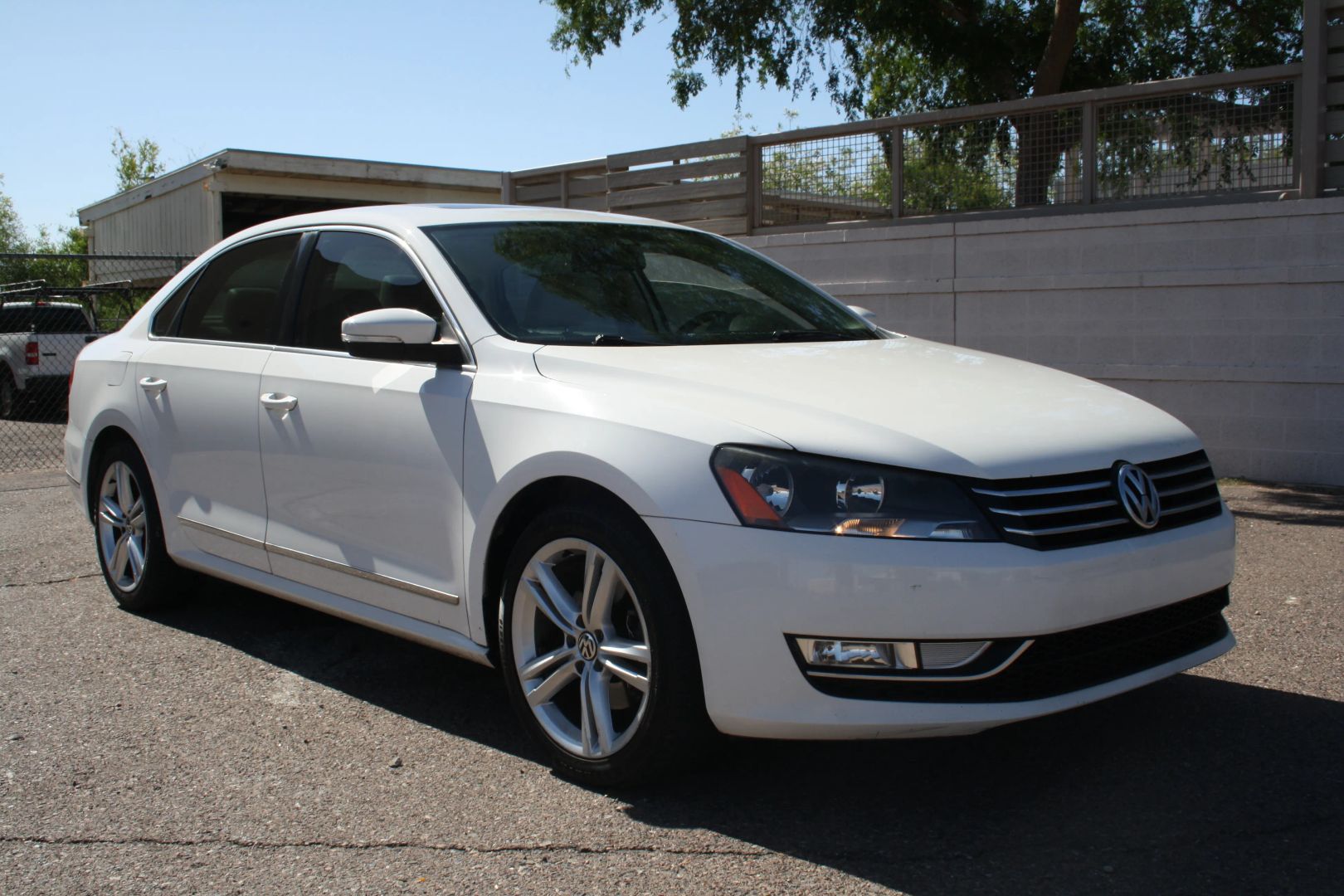 volkswagen passat 2015 1VWBS7A3XFC016196 image volkswagen passat 2015 1VWBS7A3XFC016196 image