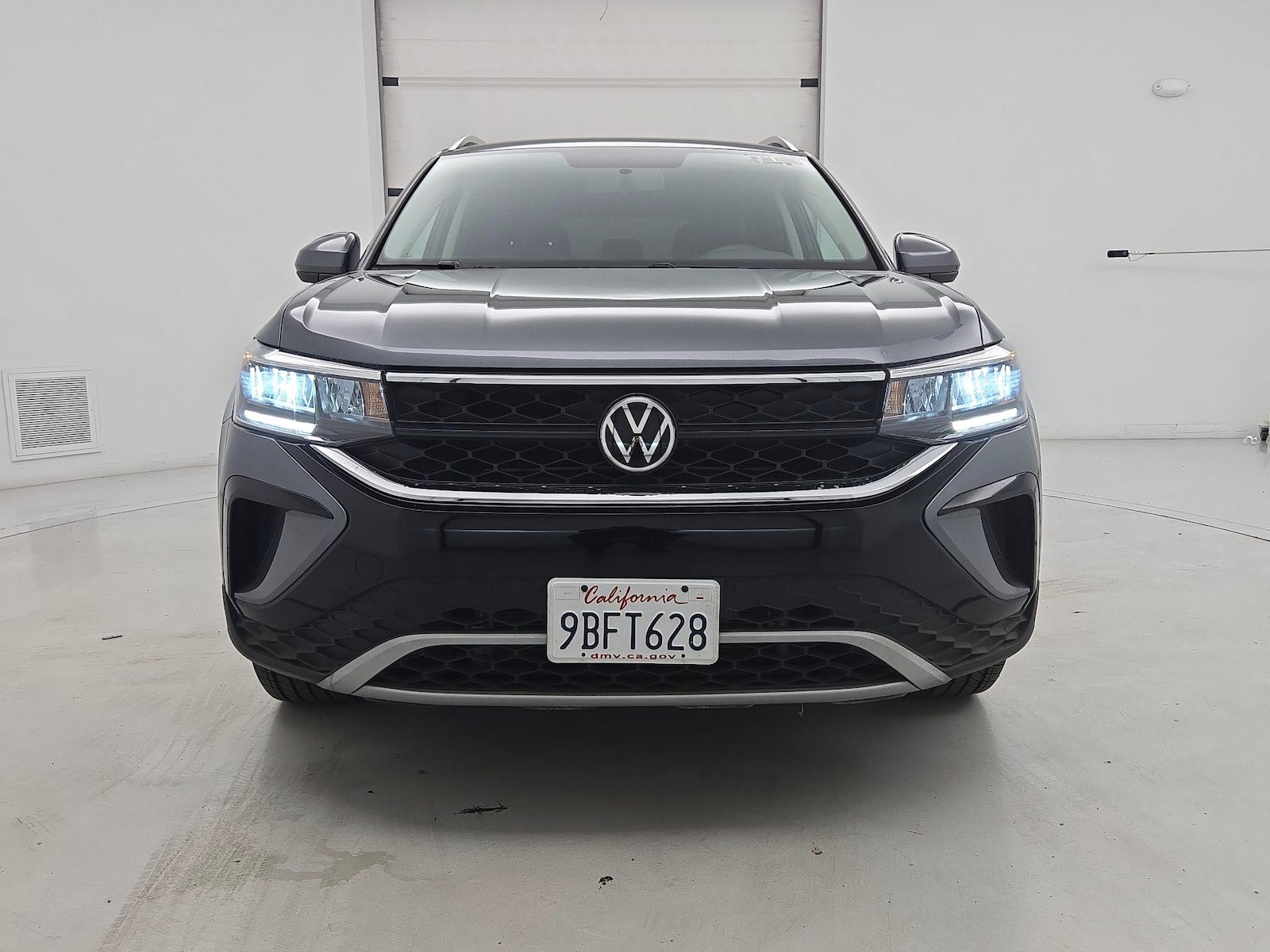 volkswagen taos 2022 3VVTX7B23NM061915 image