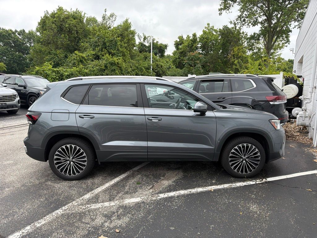 volkswagen taos 2025 3VVEC7B24SM077380 image volkswagen taos 2025 3VVEC7B24SM077380 image