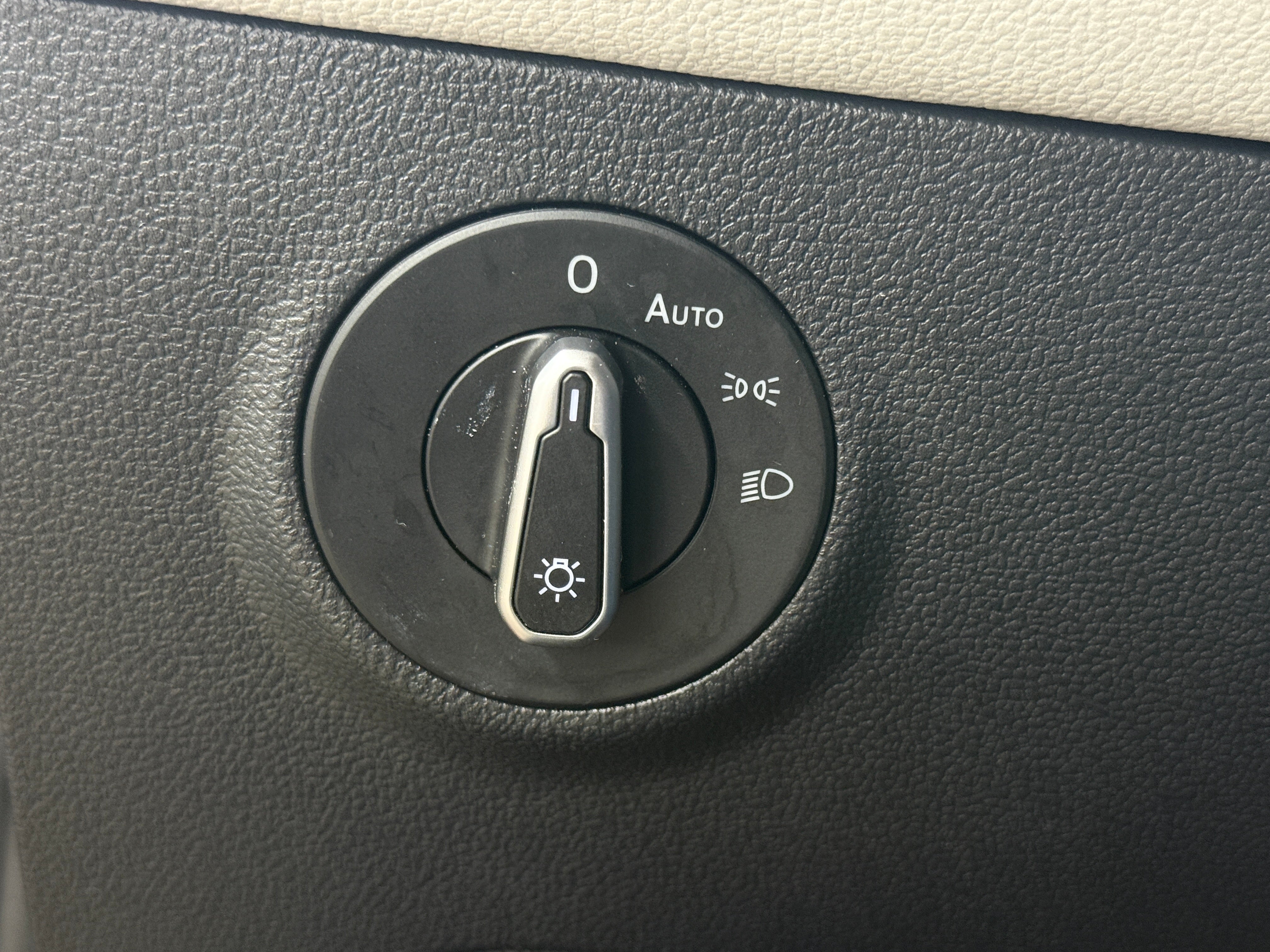 volkswagen taos 2025 3VV8C7B24SM006869 image volkswagen taos 2025 3VV8C7B24SM006869 image