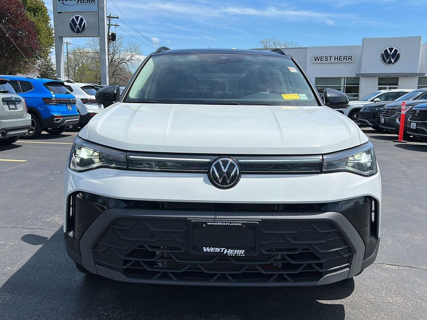 volkswagen taos 2025 3VV2C7B28SM061685 image volkswagen taos 2025 3VV2C7B28SM061685 image