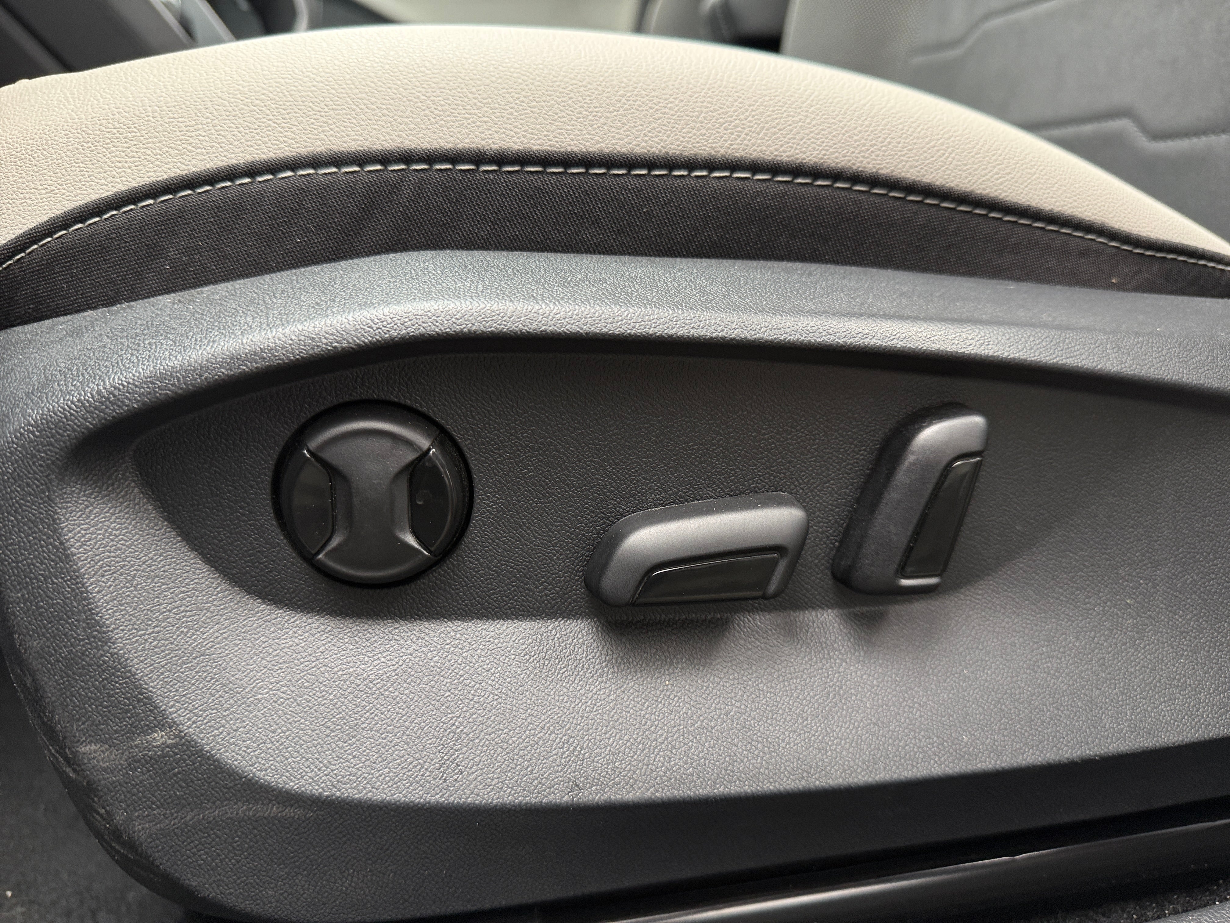 volkswagen taos 2025 3VVUC7B27SM036088 image volkswagen taos 2025 3VVUC7B27SM036088 image